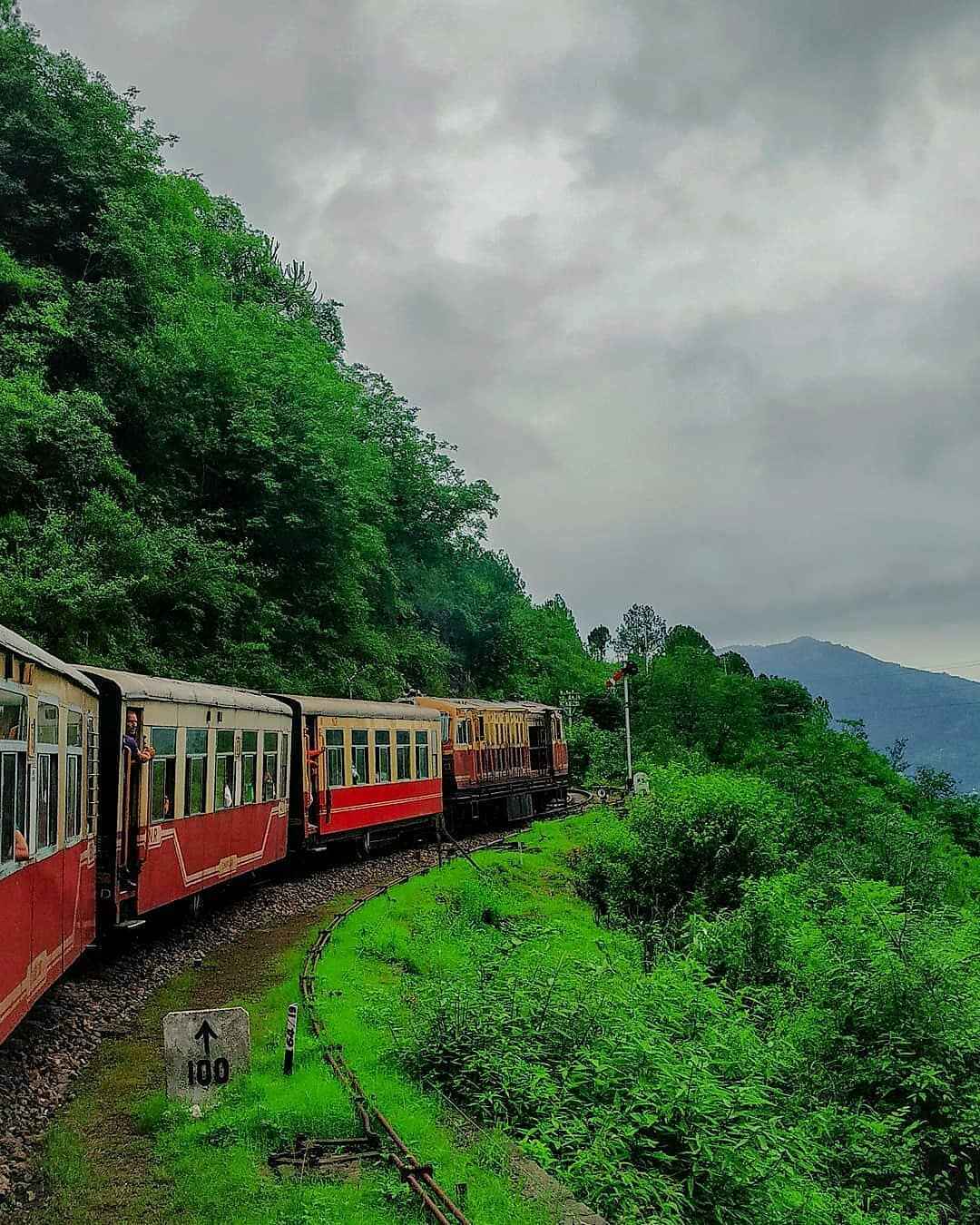 कालका शिमला रेलवे- हिमालय क्वीन