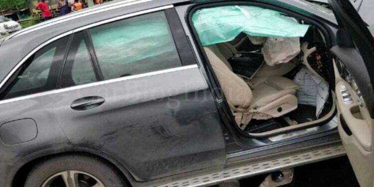 साइरस मिस्त्री मर्सिडीज एसयूवी सड़क दुर्घटना