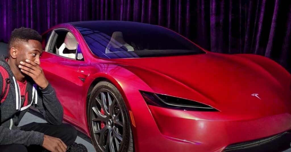MKBHD अपने Tesla Model S प्लेड के साथ