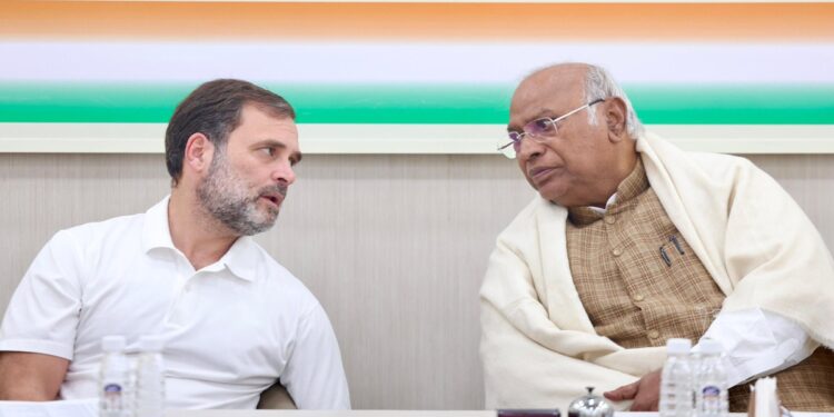 लोकसभा चुनाव से पहले कांग्रेस प्रमुख मल्लिकार्जुन खड़गे, राहुल गांधी ने बिहार के नेताओं के साथ बैठक की