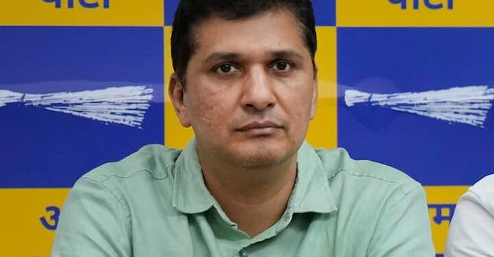 ईडी कल या परसों दिल्ली के मुख्यमंत्री अरविंद केजरीवाल को गिरफ्तार कर सकती है: सौरभ भारद्वाज
