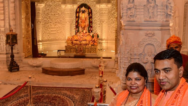 गोवा के मुख्यमंत्री प्रमोद सावंत और उनके मंत्रिमंडल के सदस्यों ने अयोध्या के राम मंदिर में पूजा की