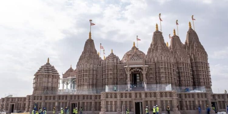 अबू धाबी 14 फरवरी को पीएम मोदी द्वारा बीएपीएस हिंदू मंदिर के उद्घाटन के लिए तैयार - देखें