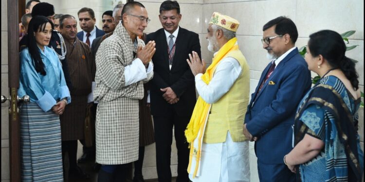 भूटान के प्रधानमंत्री शेरिंग टोबगे अपनी पांच दिवसीय आधिकारिक यात्रा शुरू करने के लिए भारत पहुंचे