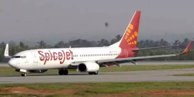 स्पाइसजेट एयरलाइन के सीओओ अरुण कश्यप, सीसीओ शिल्पा भाटिया ने अपने पद से इस्तीफा दे दिया