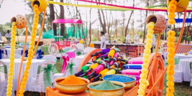 होली 2024: रंगों के त्योहार का स्वागत करने के लिए 5 DIY गृह सजावट विचार