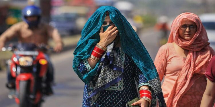 मौसम अपडेट: आईएमडी ने आज से उत्तर पश्चिम भारत में भीषण गर्मी की भविष्यवाणी की, केरल में ऑरेंज अलर्ट