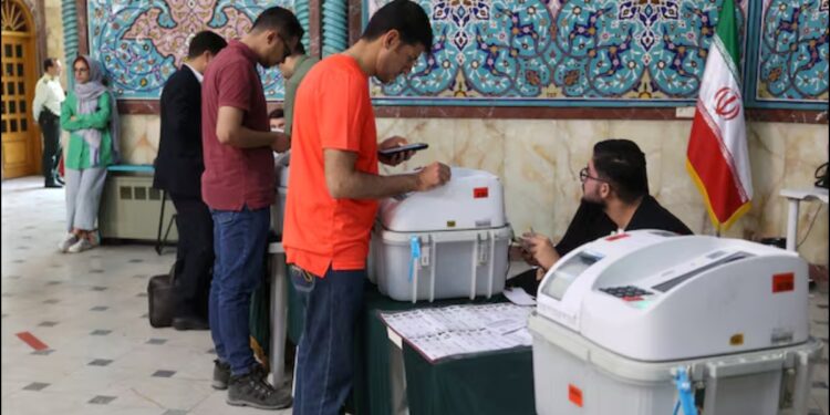 रईसी की मौत के बाद ईरान ने 28 जून को होने वाले चुनावों से पहले राष्ट्रपति पद के उम्मीदवारों के लिए पंजीकरण शुरू कर दिया है