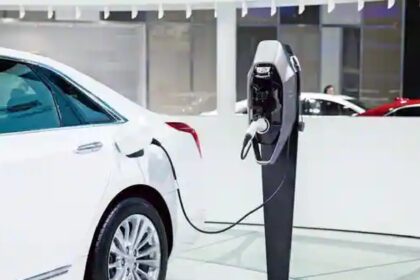 Adani joins hands with MG Motor, will set up EV charging stations across the country - India TV Hindi