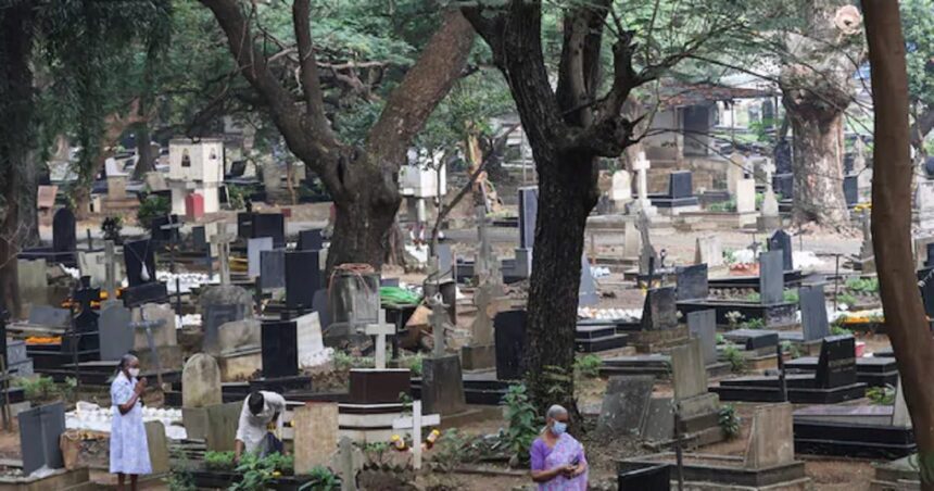 An unknown person sent a letter, the police reached the cemetery directly, then everyone became silent.
