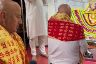 Anupam Kher reached 300 years old temple, got absorbed in the devotion of Lord Hanuman, VIDEO goes viral