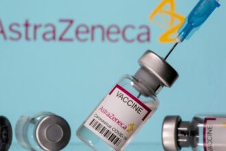 Covishield maker AstraZeneca admits vaccine can cause blood clots: Report - India TV Hindi