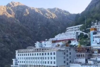 Crowd of devotees gathered for the darshan of Vaishno Devi, 3 lakh people paid obeisance, what were the facilities for the devotees?