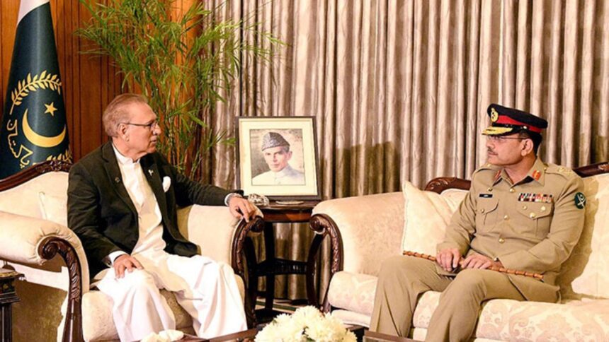 Former Pakistan PM Imran may get into more trouble, President Zardari made a plan after meeting Asim Munir - India TV Hindi