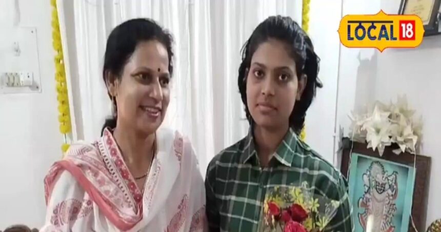 Gave up promotion for daughter's education, Vidushi became topper, Inspector came running