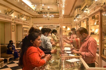 Gold and silver prices in Delhi are at an all-time high, know the latest rate of 10 grams of gold - India TV Hindi
