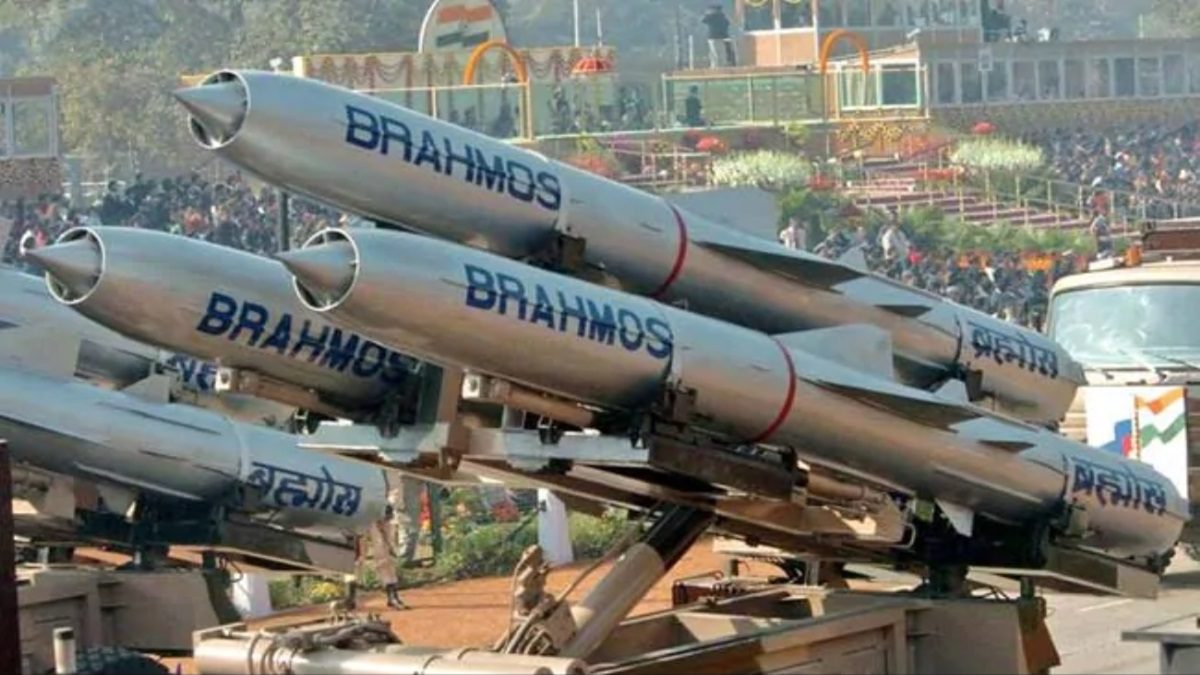 India Handed Over BrahMos To Philippines: China's bullying will no longer continue in the South China Sea, India handed over BrahMos supersonic missile to the Philippines.
