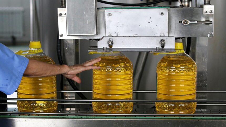India imports record 4.45 lakh tonnes of sunflower oil in 31 days - India TV Hindi
