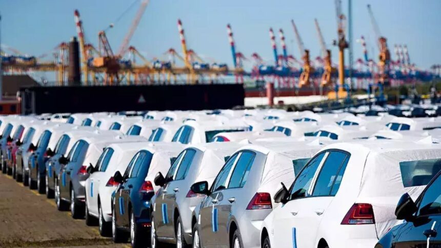 Indian vehicle exports fell by 5.5 percent, demand decreased due to global turmoil - India TV Hindi