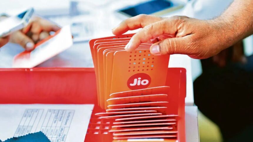 Jio has the most powerful plan with long validity, no need to recharge for 365 days - India TV Hindi