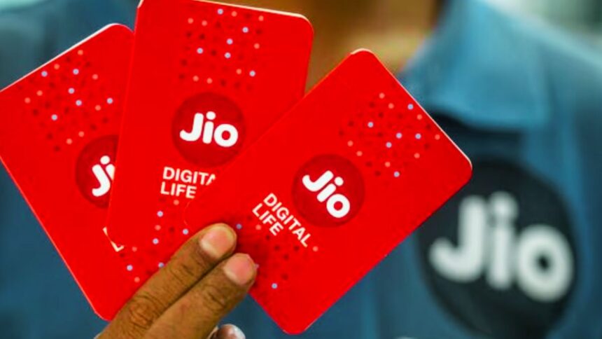 Jio launched two cheap plans, created a stir, OTT subscription will be available for just Rs 29 - India TV Hindi