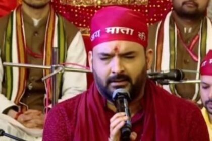 Kapil Sharma sang bhajans in Mata Vaishno Devi temple, wife Ginni and children were immersed in devotion to the mother, video went viral.