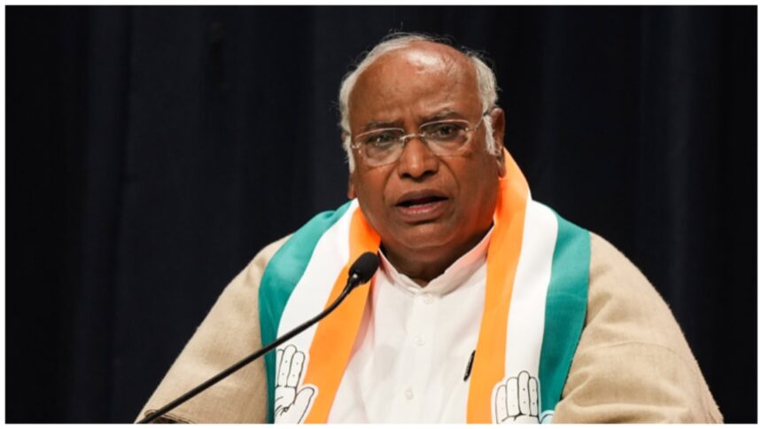 Kharge will take the final decision on who Congress will field as its candidate in Rae Bareli and Amethi - India TV Hindi