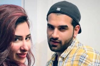 Mahira Khan kept waiting here, Paras Chhabra went out ignoring his ex, with Aarti Singh's music VIDEO VIRAL