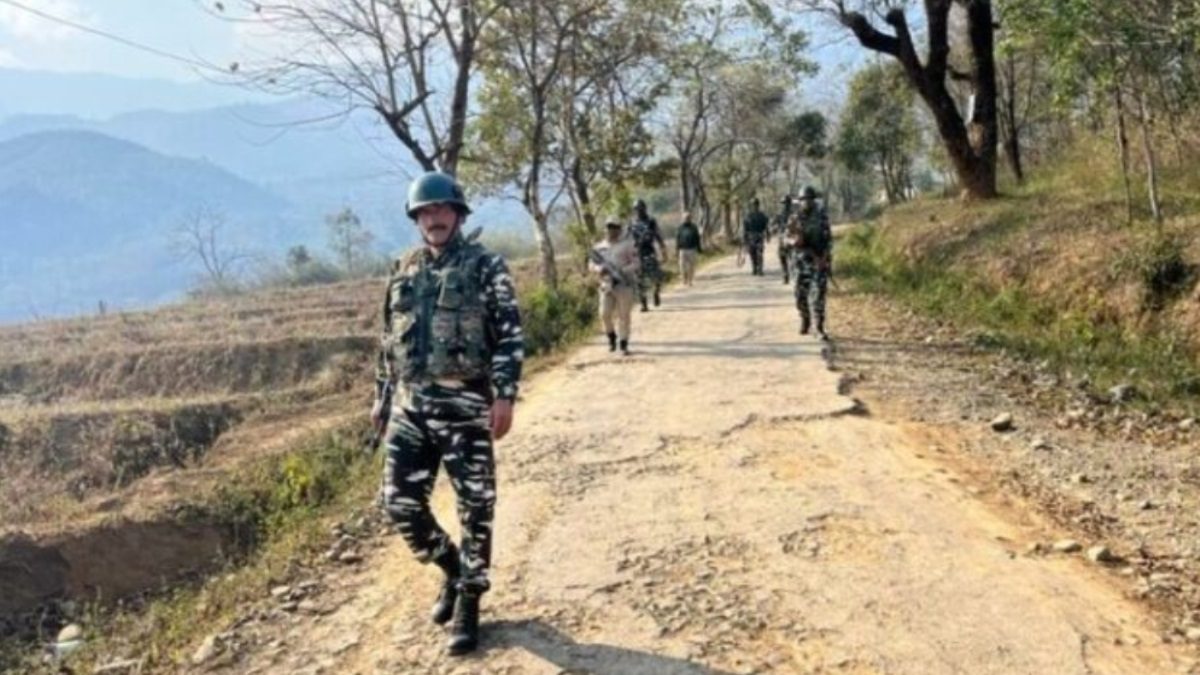 Manipur Attack: Kuki militants attack on CRPF in Manipur, 2 jawans martyred, 2 jawans of CRPF martyred in Manipur as kuki militants fire on them