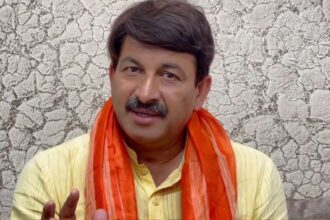 Manoj Tiwari taunts on Kejriwal eating sweets in jail, demands this by releasing video message - India TV Hindi
