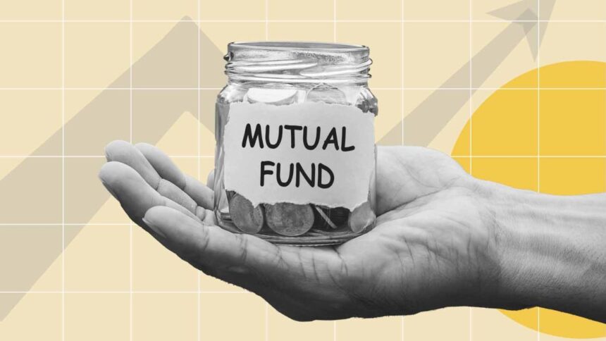 Mutual Funds withdrew money from smallcap stocks after 30 months, know what will be the effect?  - India TV Hindi