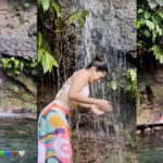 'Pushpa's Srivalli flaunts standing under the waterfall, Rashmika's fans heartbroken - India TV Hindi
