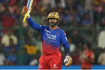 RCB vs KKR: 38 year old Dinesh Karthik created history, became the third player to do so in IPL, Virat is still away - India TV Hindi