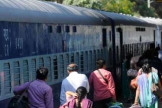 Railways News: If you want to travel, then this is important news for you, know for how long these important services including train reservation will remain closed, Indian Railways will shut down many services including train reservation on 12 April midnight.