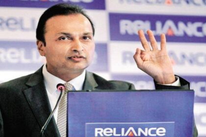 Reliance Infra shares plunged 20%, hit lower circuit limit, know the whole story - India TV Hindi
