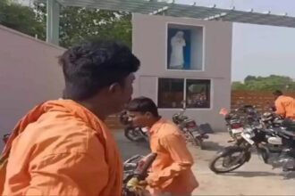 Ruckus between teachers and students in Telangana school over ban on wearing saffron dress, sloganeering inside the campus, vandalism