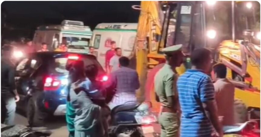 Shocking accident in Chhattisgarh, bus fell into 50 feet deep ditch, 11 dead