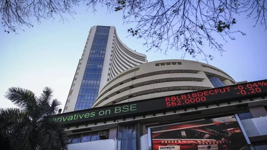 Stock Market: Market opened with gains for the fourth consecutive day, Nifty crossed 22,400 - India TV Hindi