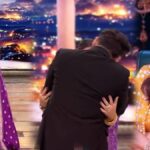 Sunil Shetty romanced Bharti in 'Dhadkan' style, kissed in front of Madhuri - India TV Hindi