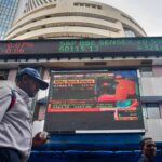 There was a brake on the rise in the stock market, Sensex slipped below 75 thousand, Nifty fell by 81 points - India TV Hindi