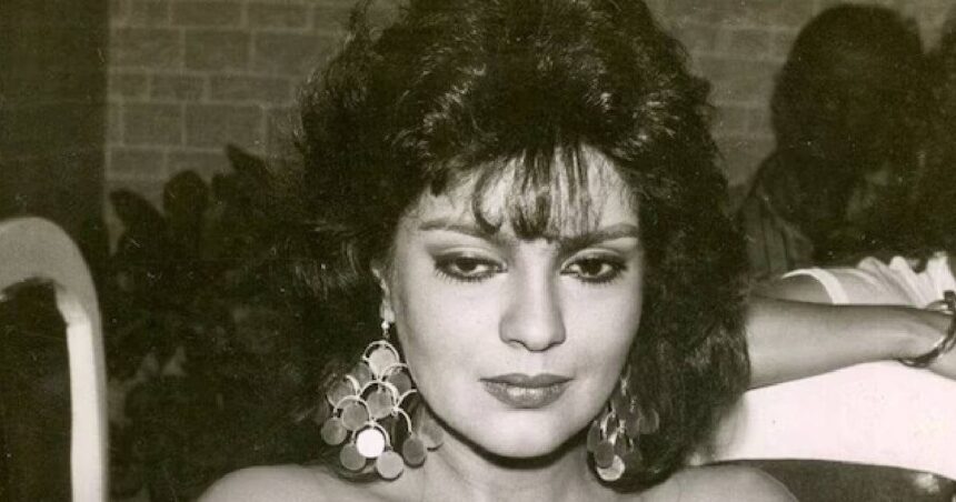 This Hindu actor was madly in love with Zeenat Aman, wanted to marry her, is still waiting!