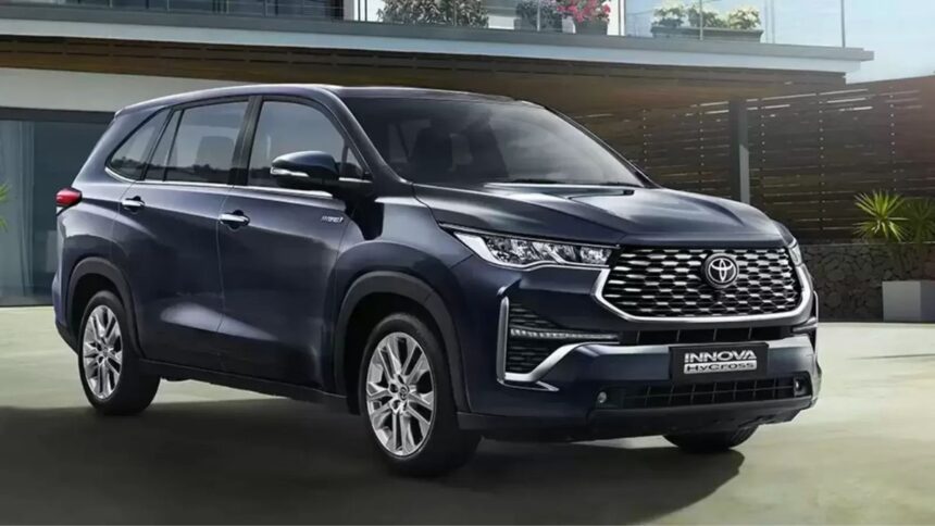 Toyota Innova Highcross GX(O) launched at Rs 20.99 lakh, know the amazing features of this powerful vehicle - India TV Hindi