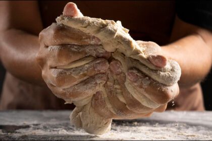 What is the correct way to knead dough?  If you combine this one thing then there will be only benefits - India TV Hindi