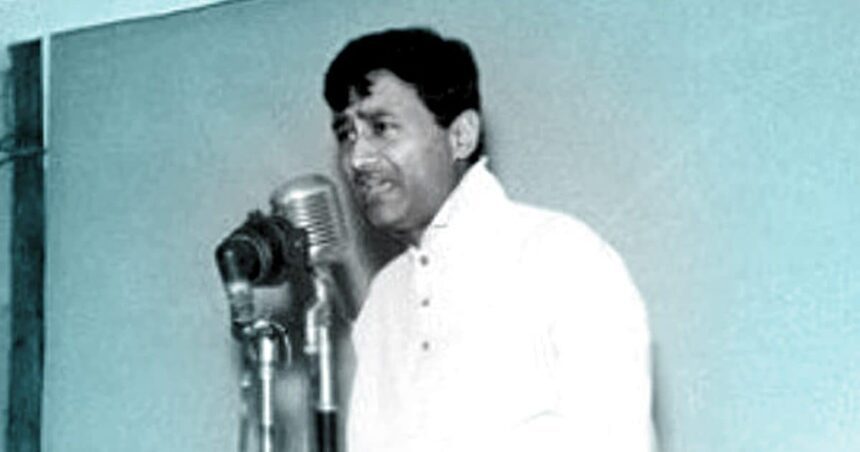 When Dev Anand formed a political party, a huge crowd came to the public meeting, yet it flopped
