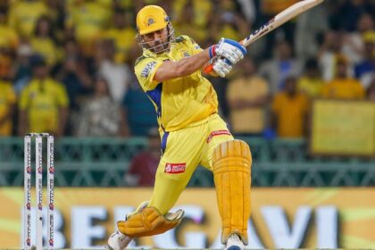 Why is MS Dhoni not coming to bat first, CSK head coach made a shocking revelation - India TV Hindi