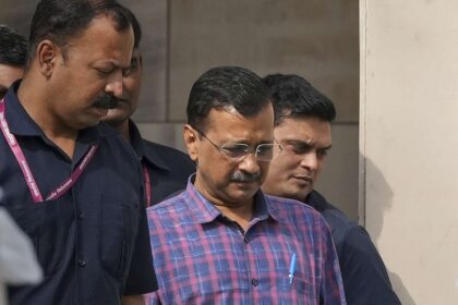 Will Kejriwal, who is in jail, get VIP treatment or will only the doctors of Tihar take care of him, the decision will be taken in the court today!  - India TV Hindi