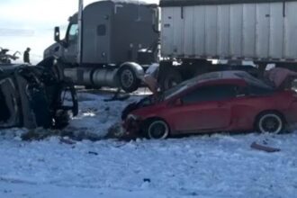 2 vehicles collided with each other in Idaho, America, 6 people died and 10 injured in the accident - India TV Hindi
