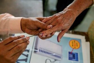 67.25 percent voting in the fourth phase of Lok Sabha elections, highest voting in West Bengal - India TV Hindi