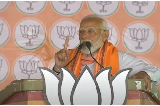 After Azamgarh, Jaunpur, PM Narendra Modi reached Bhadohi, addressed the public meeting - India TV Hindi