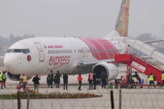 Air India Express pilots call off strike, 170 flights canceled so far - India TV Hindi